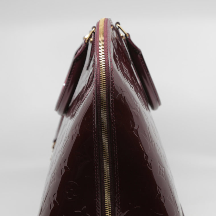 Comme neuf. Sac Alma GM vernis empreinte Monogram Louis Vuitton - seconde main – Image 4