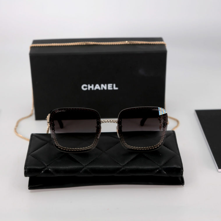 Lunettes Chanel avec son bijou de seconde main rare – Image 4
