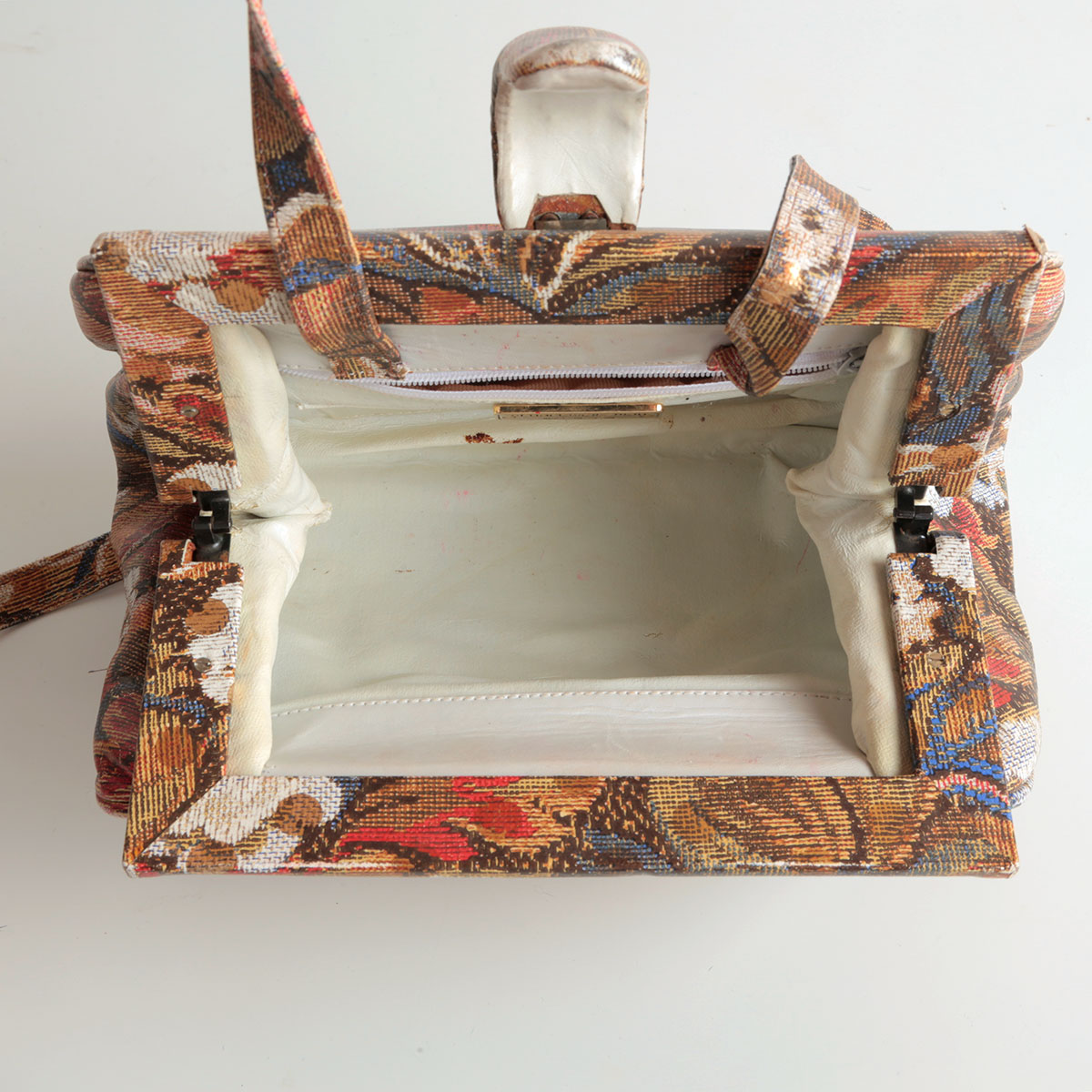 Pochette baroque Stuart Weitzman - seconde main – Image 4