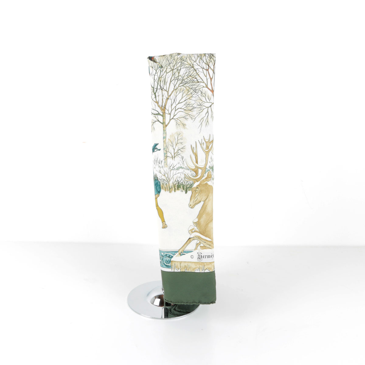 Carré en soie kaki L’hiver Philippe Ledoux Hermès – seconde main