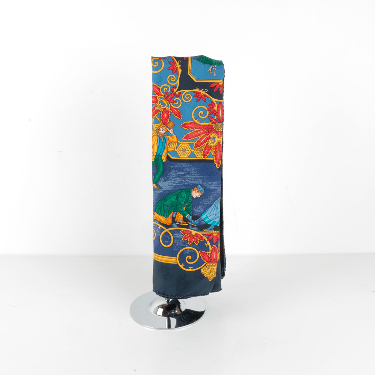 Carré en soie Joies d’hiver Joachim Metz Hermès – seconde main