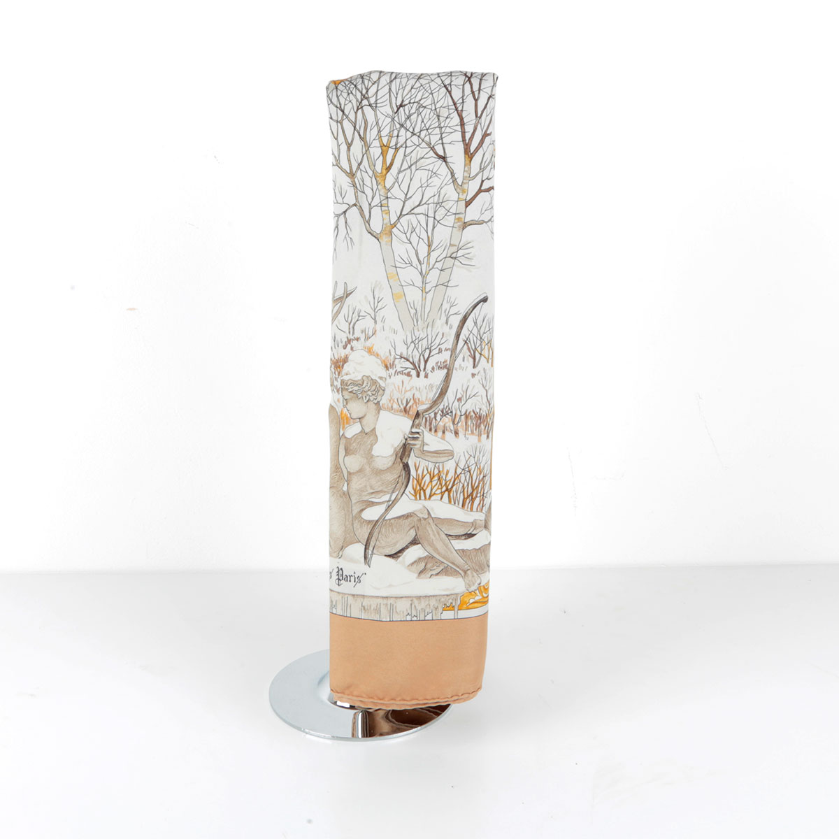 Carré en soie beige L’hiver Philippe Ledoux Hermès – seconde main