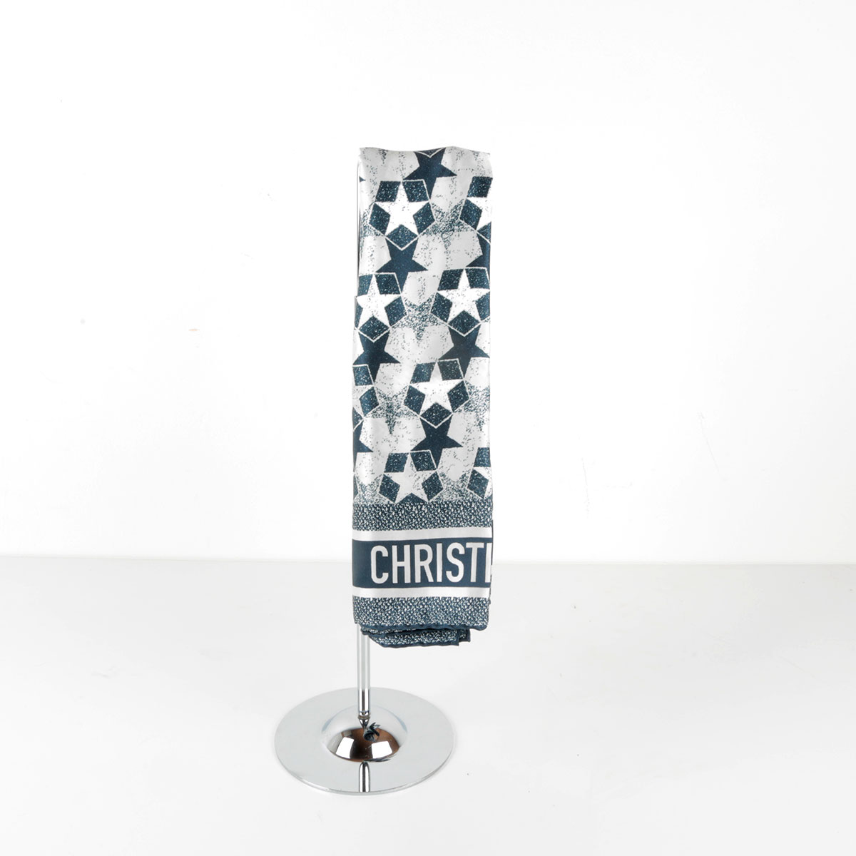 Carré de soie 70x70 Dior Star Christian Dior - seconde main